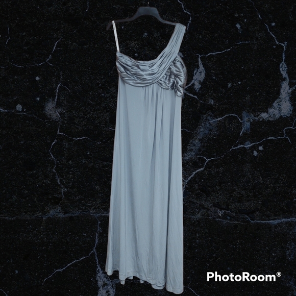 *SALE* David's Bridal Formal Gown Size 16